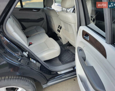 Мерседес М-Класс 2015 в Ужгороде на Automoto.ua Черный Мерседес М-Класс, объемом двигателя 2.14 л и пробегом 287 тыс. км за 20800 $, фото 6 на Automoto.ua