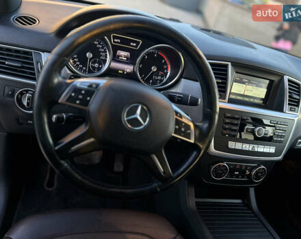Чорний Мерседес М-Клас, об'ємом двигуна 2.99 л та пробігом 277 тис. км за 24500 $, фото 13 на Automoto.ua
