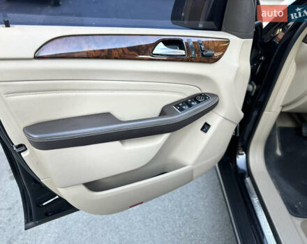 Черный Мерседес М-Класс, объемом двигателя 2.99 л и пробегом 224 тыс. км за 26200 $, фото 12 на Automoto.ua