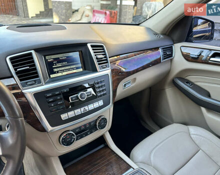 Черный Мерседес М-Класс, объемом двигателя 2.99 л и пробегом 224 тыс. км за 26200 $, фото 17 на Automoto.ua