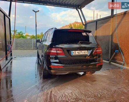 Черный Мерседес М-Класс, объемом двигателя 3.5 л и пробегом 235 тыс. км за 21700 $, фото 5 на Automoto.ua