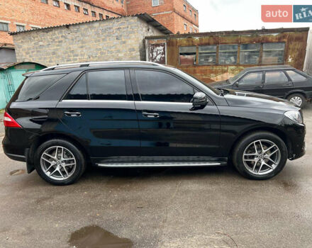 Чорний Мерседес М-Клас, об'ємом двигуна 3 л та пробігом 270 тис. км за 25000 $, фото 4 на Automoto.ua