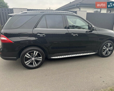 Черный Мерседес М-Класс, объемом двигателя 2.99 л и пробегом 201 тыс. км за 22000 $, фото 24 на Automoto.ua