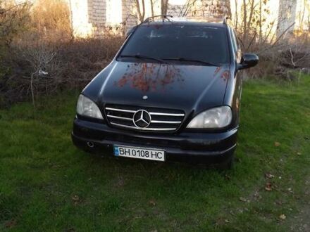 Чорний Мерседес М-Клас, об'ємом двигуна 3.2 л та пробігом 320 тис. км за 3000 $, фото 1 на Automoto.ua