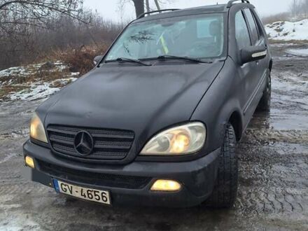 Черный Мерседес М-Класс, объемом двигателя 2.7 л и пробегом 352 тыс. км за 3589 $, фото 1 на Automoto.ua