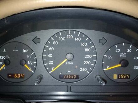 Чорний Мерседес М-Клас, об'ємом двигуна 2.7 л та пробігом 336 тис. км за 4100 $, фото 1 на Automoto.ua