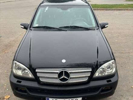 Черный Мерседес М-Класс, объемом двигателя 2.7 л и пробегом 382 тыс. км за 4900 $, фото 1 на Automoto.ua