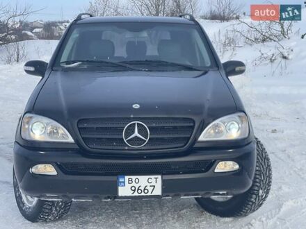 Черный Мерседес М-Класс, объемом двигателя 2.7 л и пробегом 320 тыс. км за 5999 $, фото 1 на Automoto.ua