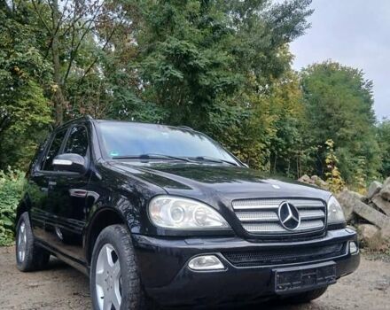 Черный Мерседес М-Класс, объемом двигателя 2.7 л и пробегом 255 тыс. км за 10800 $, фото 1 на Automoto.ua