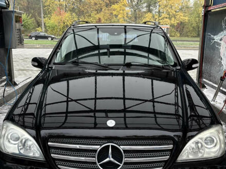 Чорний Мерседес М-Клас, об'ємом двигуна 3.5 л та пробігом 230 тис. км за 7500 $, фото 1 на Automoto.ua