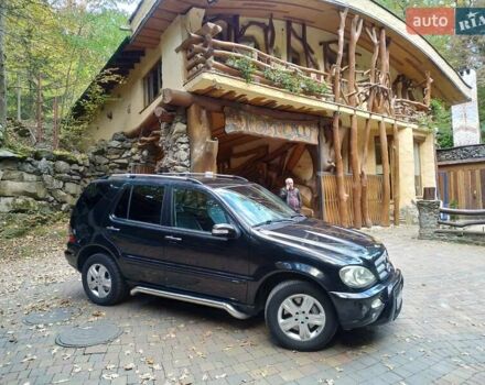 Черный Мерседес М-Класс, объемом двигателя 4 л и пробегом 304 тыс. км за 6900 $, фото 1 на Automoto.ua