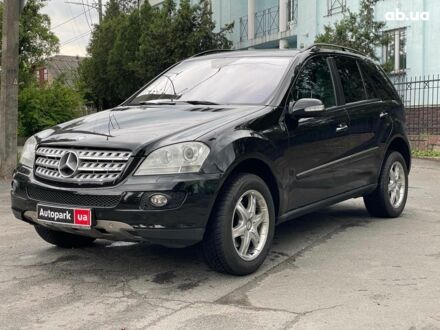 Мерседес М-Клас 2005 у Києві на Automoto.ua Чорний Мерседес М-Клас, об'ємом двигуна 3.5 л та пробігом 227 тис. км за 8990 $, фото 1 на Automoto.ua
