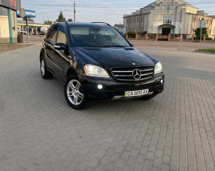 Черный Мерседес М-Класс, объемом двигателя 3.5 л и пробегом 230 тыс. км за 12400 $, фото 1 на Automoto.ua