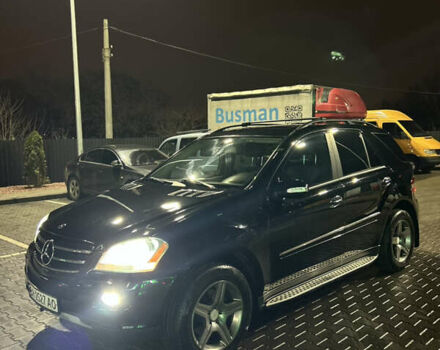 Черный Мерседес М-Класс, объемом двигателя 3.5 л и пробегом 288 тыс. км за 10300 $, фото 1 на Automoto.ua