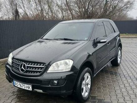 Черный Мерседес М-Класс, объемом двигателя 3 л и пробегом 350 тыс. км за 11400 $, фото 1 на Automoto.ua