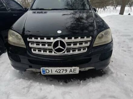 Чорний Мерседес М-Клас, об'ємом двигуна 5 л та пробігом 335 тис. км за 9700 $, фото 1 на Automoto.ua