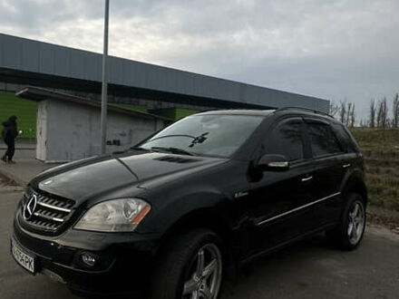 Черный Мерседес М-Класс, объемом двигателя 4.97 л и пробегом 335 тыс. км за 10500 $, фото 1 на Automoto.ua