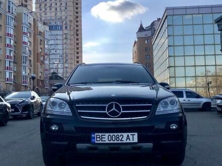 Мерседес М-Класс 2006 в Киеве на Automoto.ua Черный Мерседес М-Класс, объемом двигателя 3.5 л и пробегом 220 тыс. км за 9000 $, фото 1 на Automoto.ua