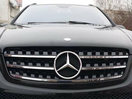 Черный Мерседес М-Класс, объемом двигателя 3.5 л и пробегом 176 тыс. км за 9000 $, фото 1 на Automoto.ua