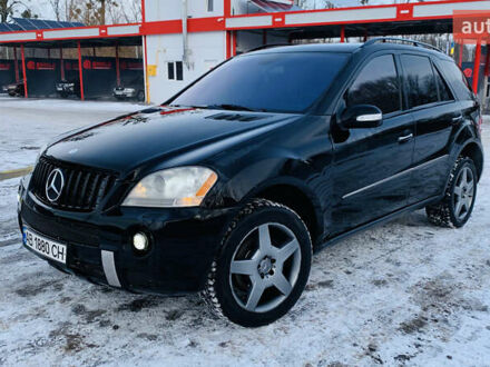 Черный Мерседес М-Класс, объемом двигателя 5 л и пробегом 253 тыс. км за 12000 $, фото 1 на Automoto.ua