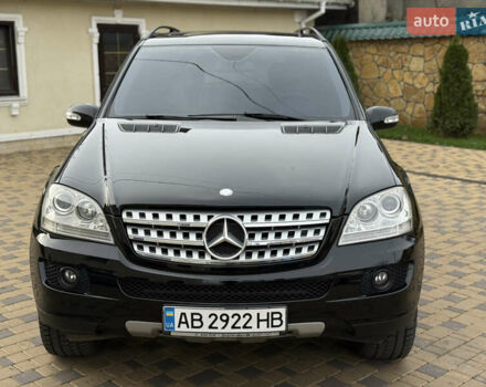 Черный Мерседес М-Класс, объемом двигателя 2.99 л и пробегом 218 тыс. км за 11299 $, фото 1 на Automoto.ua