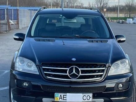 Мерседес М-Класс 2006 в Днепре (Днепропетровске) на Automoto.ua Черный Мерседес М-Класс, объемом двигателя 3.5 л и пробегом 292 тыс. км за 12300 $, фото 1 на Automoto.ua