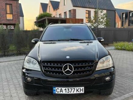 Черный Мерседес М-Класс, объемом двигателя 3.5 л и пробегом 293 тыс. км за 8300 $, фото 1 на Automoto.ua