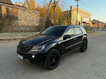 Черный Мерседес М-Класс, объемом двигателя 2.99 л и пробегом 293 тыс. км за 11000 $, фото 1 на Automoto.ua