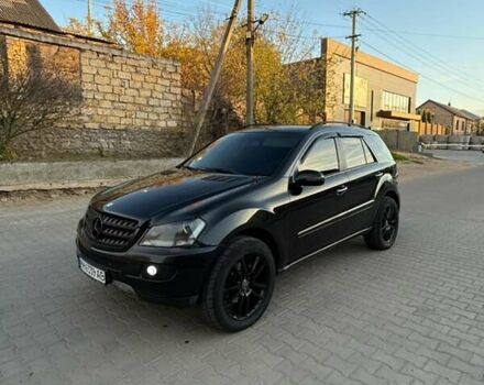 Черный Мерседес М-Класс, объемом двигателя 2.99 л и пробегом 293 тыс. км за 11000 $, фото 1 на Automoto.ua