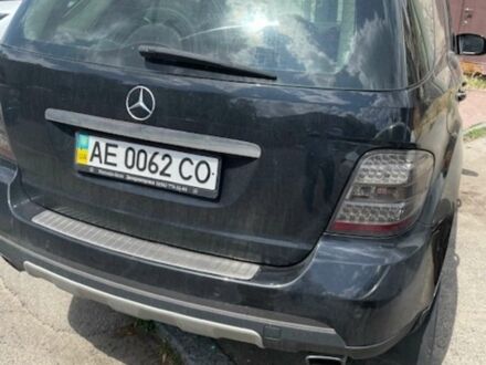 Чорний Мерседес М-Клас, об'ємом двигуна 3.5 л та пробігом 292 тис. км за 10110 $, фото 1 на Automoto.ua