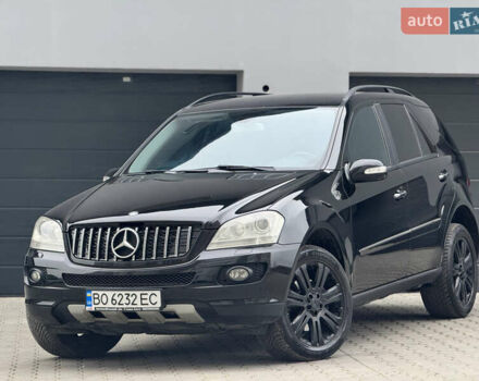 Черный Мерседес М-Класс, объемом двигателя 3 л и пробегом 386 тыс. км за 10999 $, фото 1 на Automoto.ua