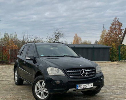 Чорний Мерседес М-Клас, об'ємом двигуна 2.99 л та пробігом 367 тис. км за 10000 $, фото 1 на Automoto.ua