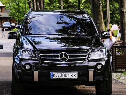 Чорний Мерседес М-Клас, об'ємом двигуна 6.2 л та пробігом 220 тис. км за 12999 $, фото 1 на Automoto.ua