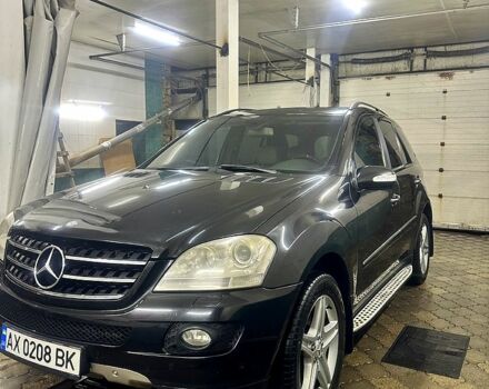 Черный Мерседес М-Класс, объемом двигателя 3.5 л и пробегом 241 тыс. км за 9800 $, фото 1 на Automoto.ua