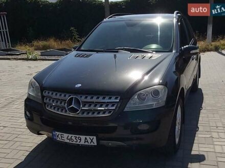 Мерседес М-Класс 2007 в Днепре (Днепропетровске) на Automoto.ua Черный Мерседес М-Класс, объемом двигателя 3.5 л и пробегом 131 тыс. км за 14200 $, фото 1 на Automoto.ua