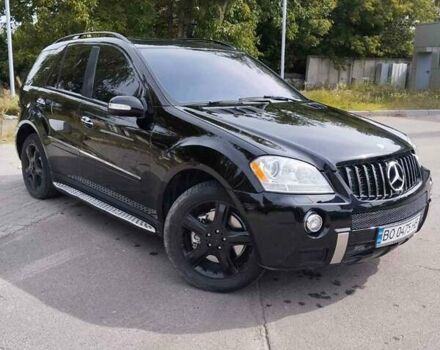 Черный Мерседес М-Класс, объемом двигателя 5.5 л и пробегом 238 тыс. км за 11300 $, фото 1 на Automoto.ua