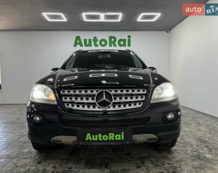 Черный Мерседес М-Класс, объемом двигателя 2.99 л и пробегом 380 тыс. км за 12300 $, фото 1 на Automoto.ua