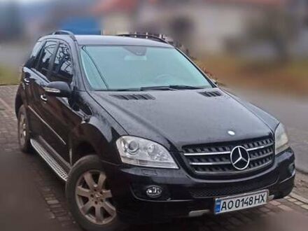 Черный Мерседес М-Класс, объемом двигателя 2.99 л и пробегом 324 тыс. км за 12000 $, фото 1 на Automoto.ua