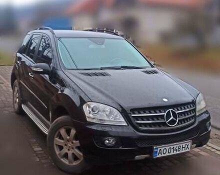 Черный Мерседес М-Класс, объемом двигателя 2.99 л и пробегом 324 тыс. км за 12000 $, фото 1 на Automoto.ua