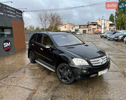 Черный Мерседес М-Класс, объемом двигателя 3.5 л и пробегом 238 тыс. км за 7800 $, фото 1 на Automoto.ua