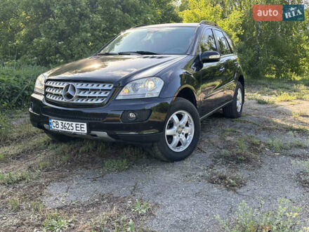 Чорний Мерседес М-Клас, об'ємом двигуна 3 л та пробігом 290 тис. км за 12300 $, фото 1 на Automoto.ua