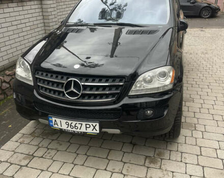 Черный Мерседес М-Класс, объемом двигателя 3.5 л и пробегом 227 тыс. км за 12500 $, фото 1 на Automoto.ua