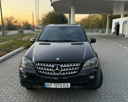 Черный Мерседес М-Класс, объемом двигателя 3.5 л и пробегом 360 тыс. км за 12000 $, фото 1 на Automoto.ua