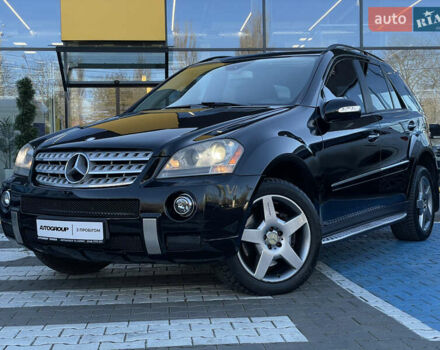 Черный Мерседес М-Класс, объемом двигателя 5.5 л и пробегом 310 тыс. км за 13300 $, фото 1 на Automoto.ua