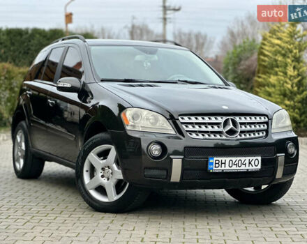 Черный Мерседес М-Класс, объемом двигателя 3.5 л и пробегом 200 тыс. км за 10300 $, фото 1 на Automoto.ua