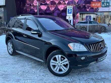 Черный Мерседес М-Класс, объемом двигателя 3.5 л и пробегом 228 тыс. км за 8990 $, фото 1 на Automoto.ua