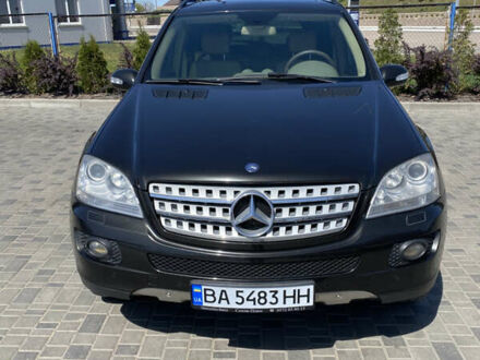 Мерседес М-Класс 2007 в Новоукраинке на Automoto.ua Черный Мерседес М-Класс, объемом двигателя 3.5 л и пробегом 234 тыс. км за 11000 $, фото 1 на Automoto.ua