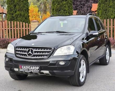 Черный Мерседес М-Класс, объемом двигателя 3.5 л и пробегом 320 тыс. км за 7899 $, фото 1 на Automoto.ua