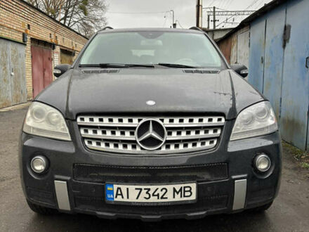 Черный Мерседес М-Класс, объемом двигателя 4.97 л и пробегом 277 тыс. км за 9900 $, фото 1 на Automoto.ua