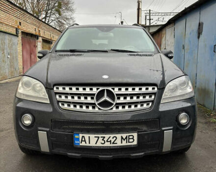 Черный Мерседес М-Класс, объемом двигателя 4.97 л и пробегом 277 тыс. км за 9900 $, фото 1 на Automoto.ua